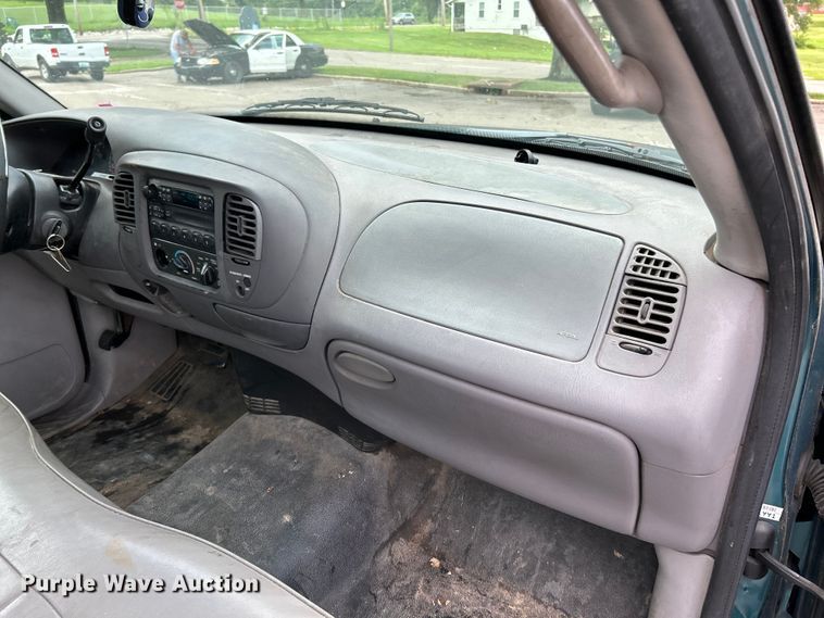 image for item OK9751 1998 Ford F150  pickup truck