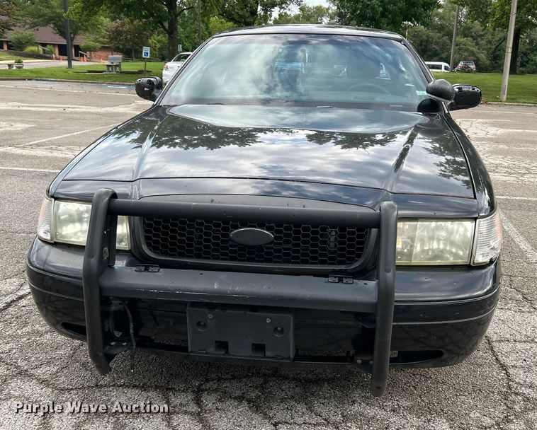 image for item OK9753 2010 Ford Crown Victoria Police Interceptor