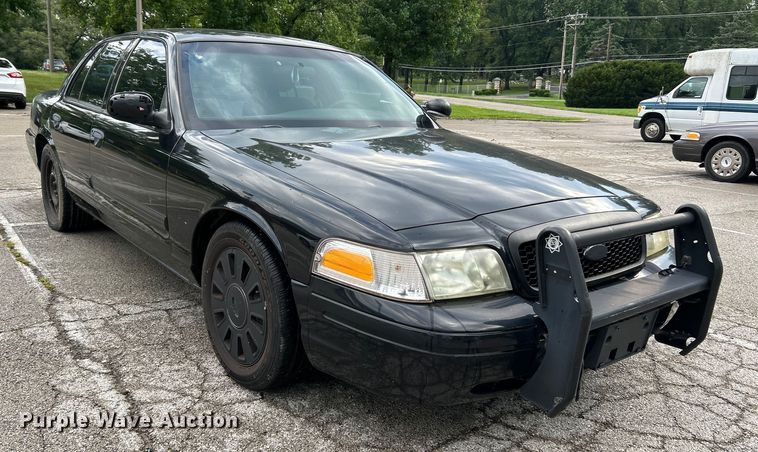 image for item OK9753 2010 Ford Crown Victoria Police Interceptor