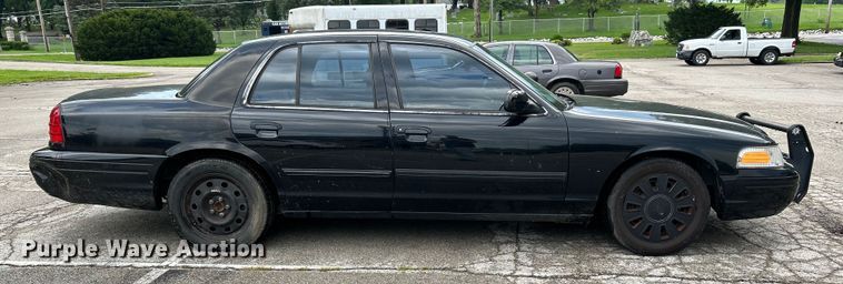 image for item OK9753 2010 Ford Crown Victoria Police Interceptor