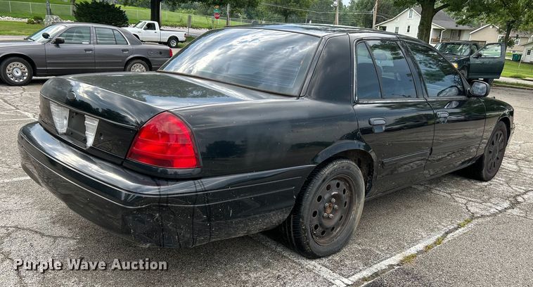 image for item OK9753 2010 Ford Crown Victoria Police Interceptor