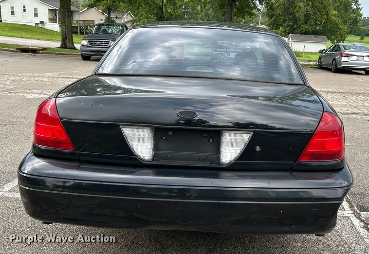 image for item OK9753 2010 Ford Crown Victoria Police Interceptor