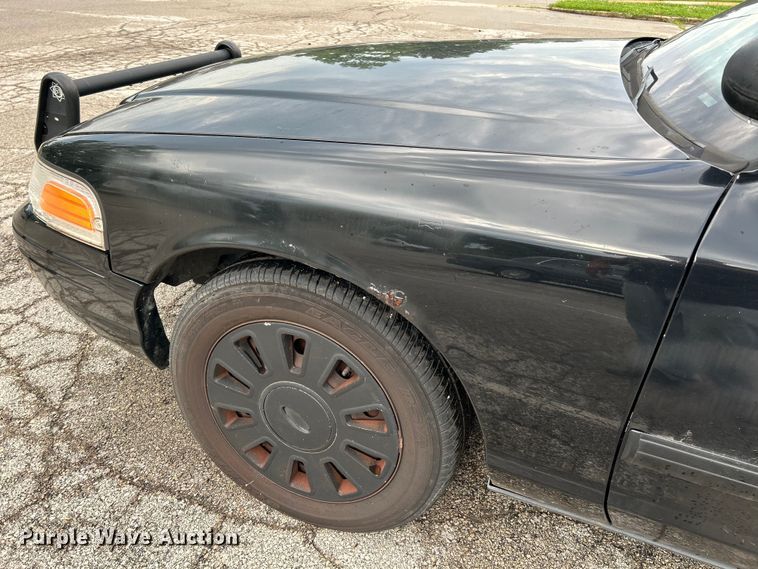 image for item OK9753 2010 Ford Crown Victoria Police Interceptor