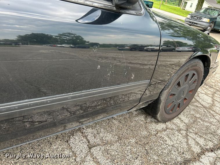 image for item OK9753 2010 Ford Crown Victoria Police Interceptor