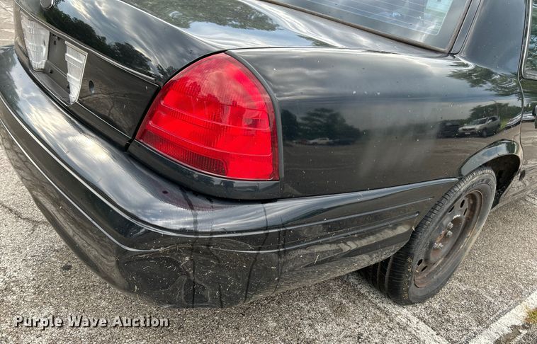 image for item OK9753 2010 Ford Crown Victoria Police Interceptor