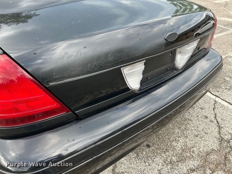 image for item OK9753 2010 Ford Crown Victoria Police Interceptor