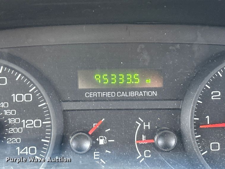 image for item OK9753 2010 Ford Crown Victoria Police Interceptor