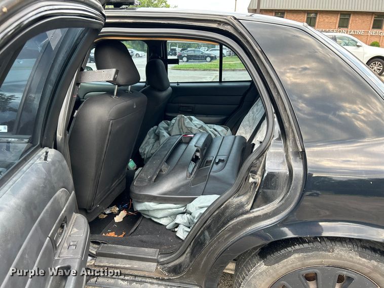 image for item OK9753 2010 Ford Crown Victoria Police Interceptor