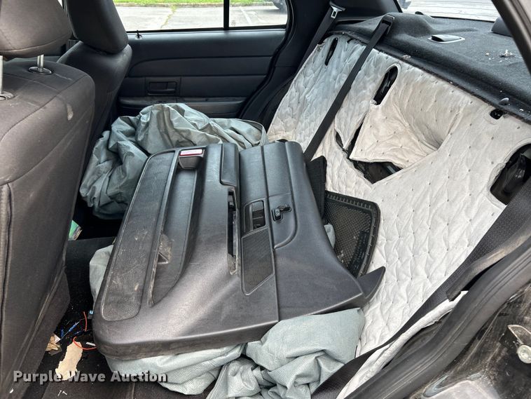 image for item OK9753 2010 Ford Crown Victoria Police Interceptor