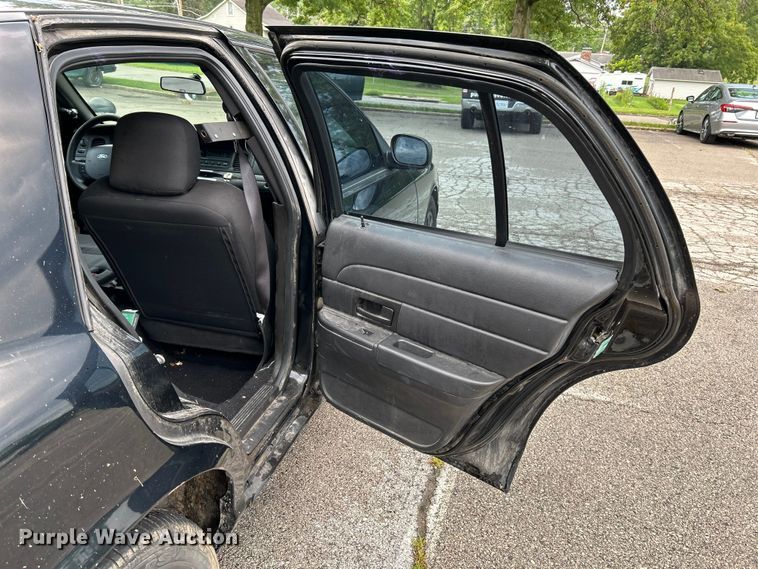 image for item OK9753 2010 Ford Crown Victoria Police Interceptor