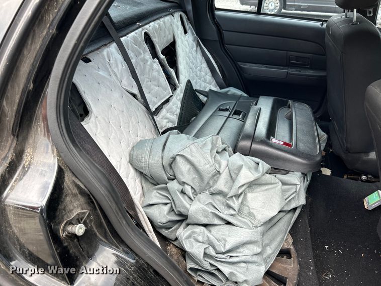 image for item OK9753 2010 Ford Crown Victoria Police Interceptor