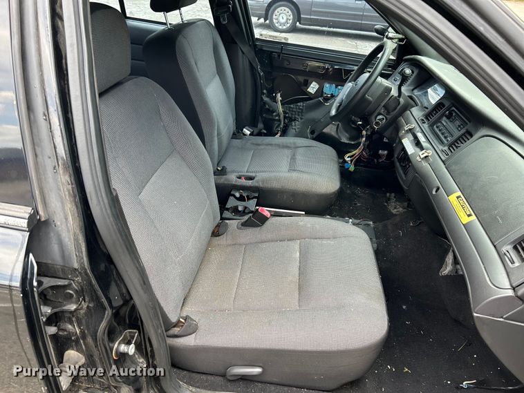 image for item OK9753 2010 Ford Crown Victoria Police Interceptor