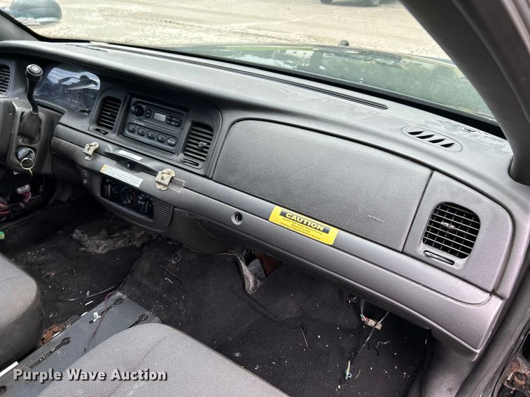 image for item OK9753 2010 Ford Crown Victoria Police Interceptor