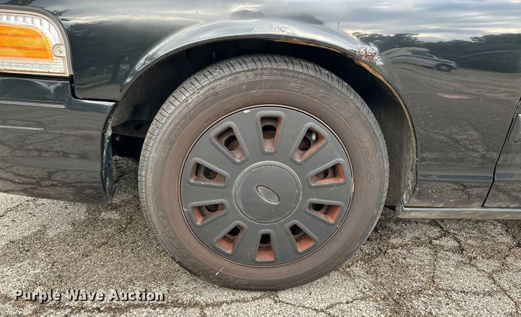 image for item OK9753 2010 Ford Crown Victoria Police Interceptor