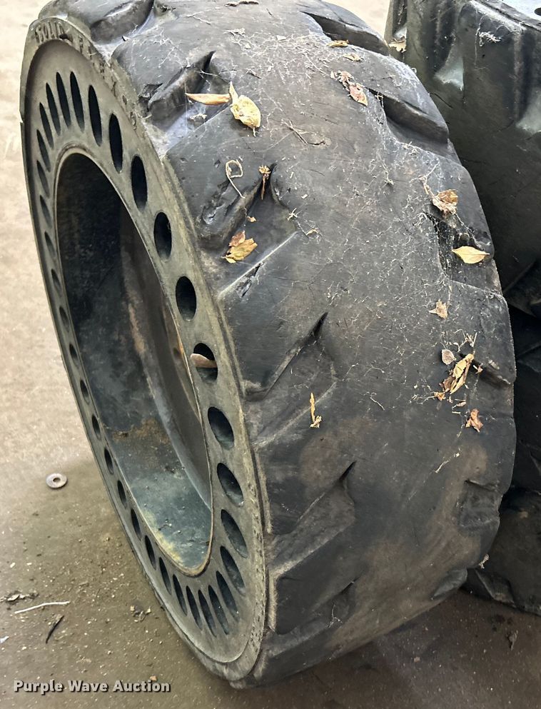 image for item OK9762 (4) 31x6x10/10-16.5 MITL skid steer tires