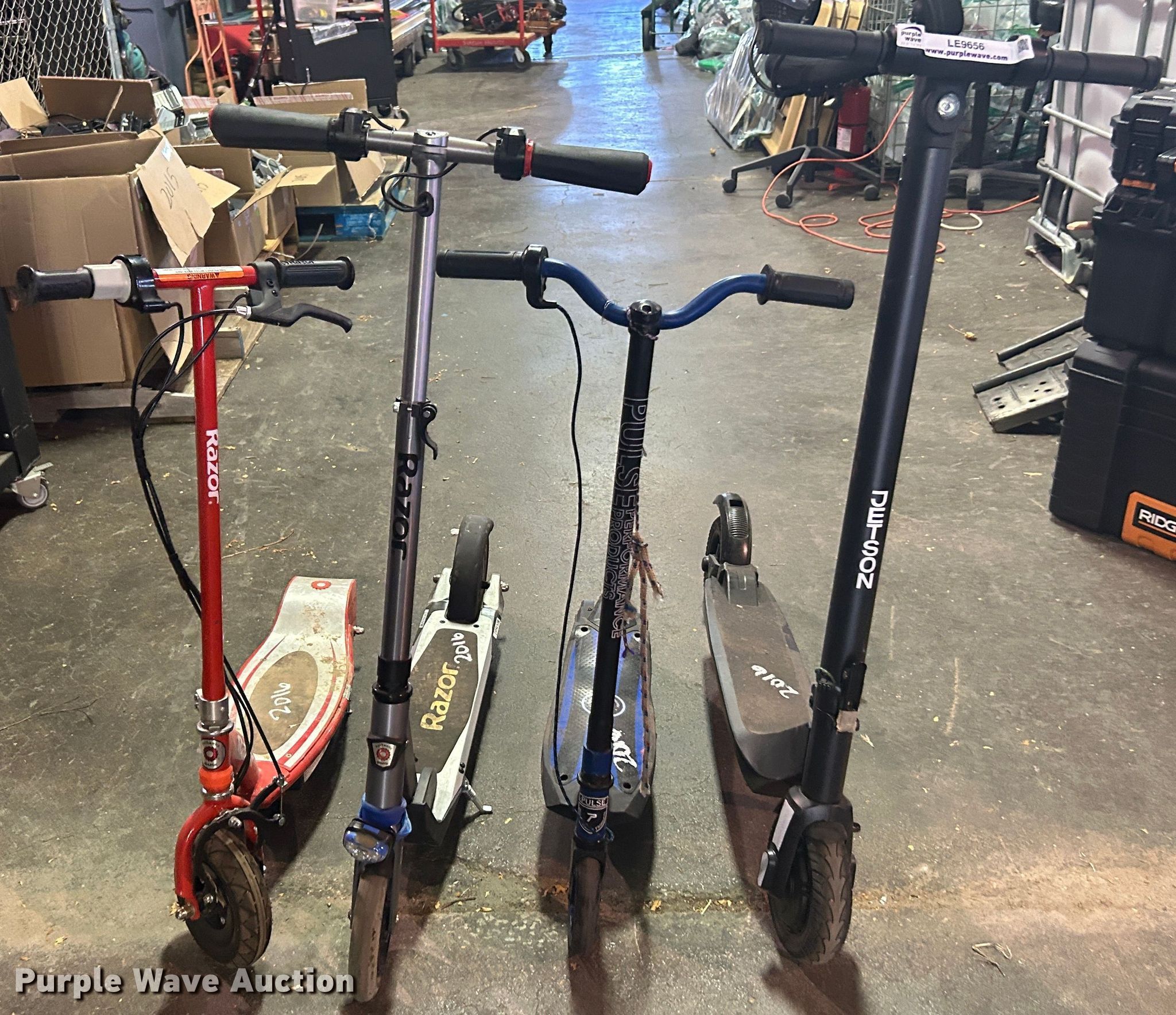 (4) scooters in Tulsa, OK Item LE9656 sold Purple Wave