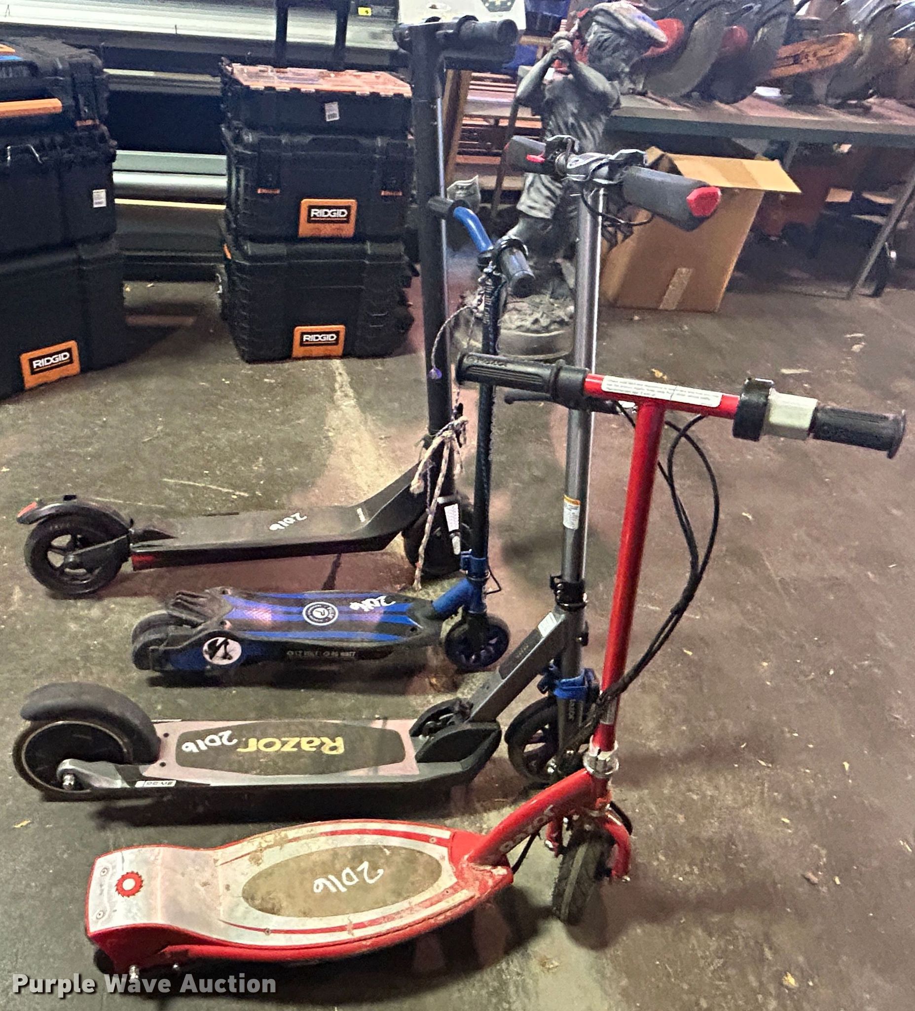 (4) scooters in Tulsa, OK Item LE9656 sold Purple Wave
