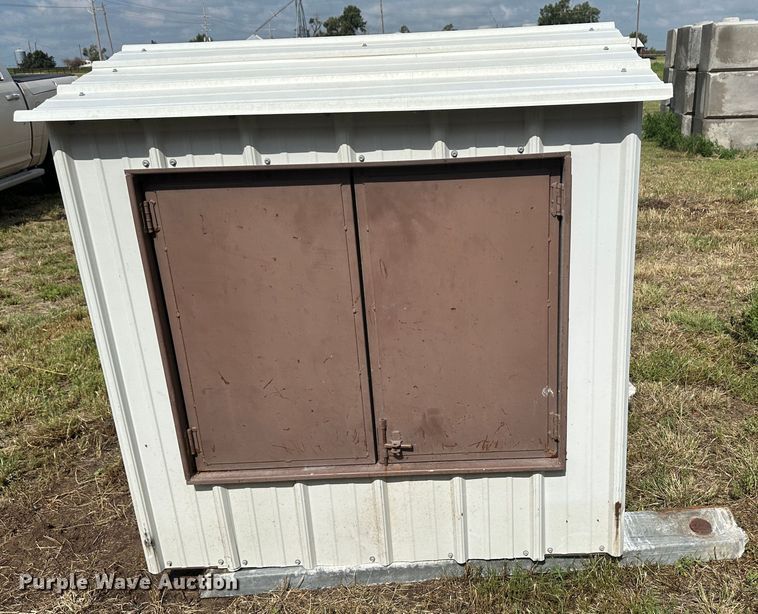 image for item DH1799 Livestock equipment