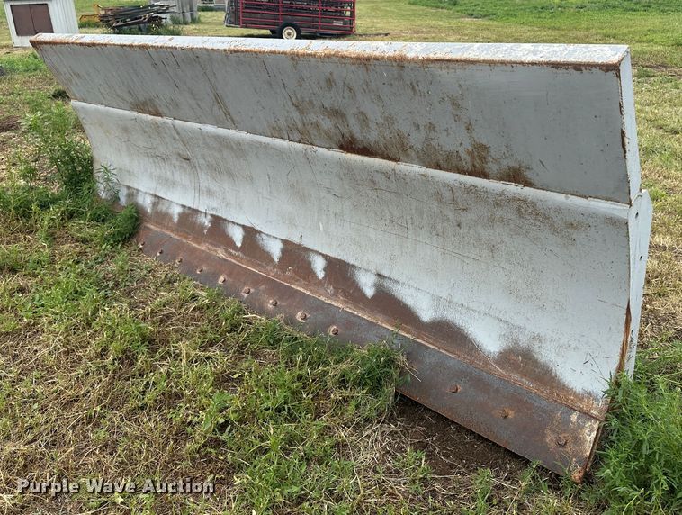 image for item DH1800 Fair 848A  snow blower