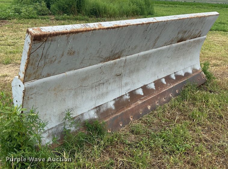 image for item DH1800 Fair 848A  snow blower