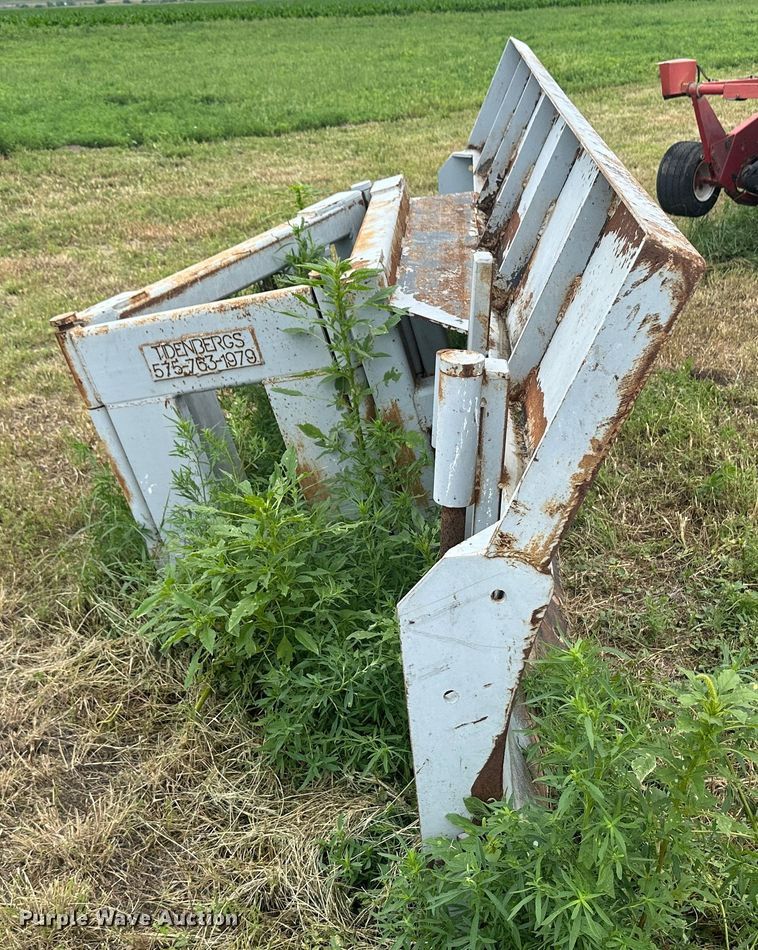 image for item DH1800 Fair 848A  snow blower