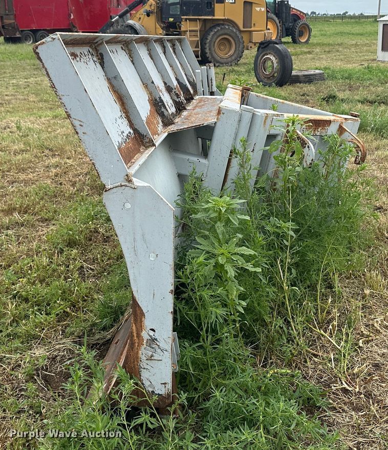 image for item DH1800 Fair 848A  snow blower