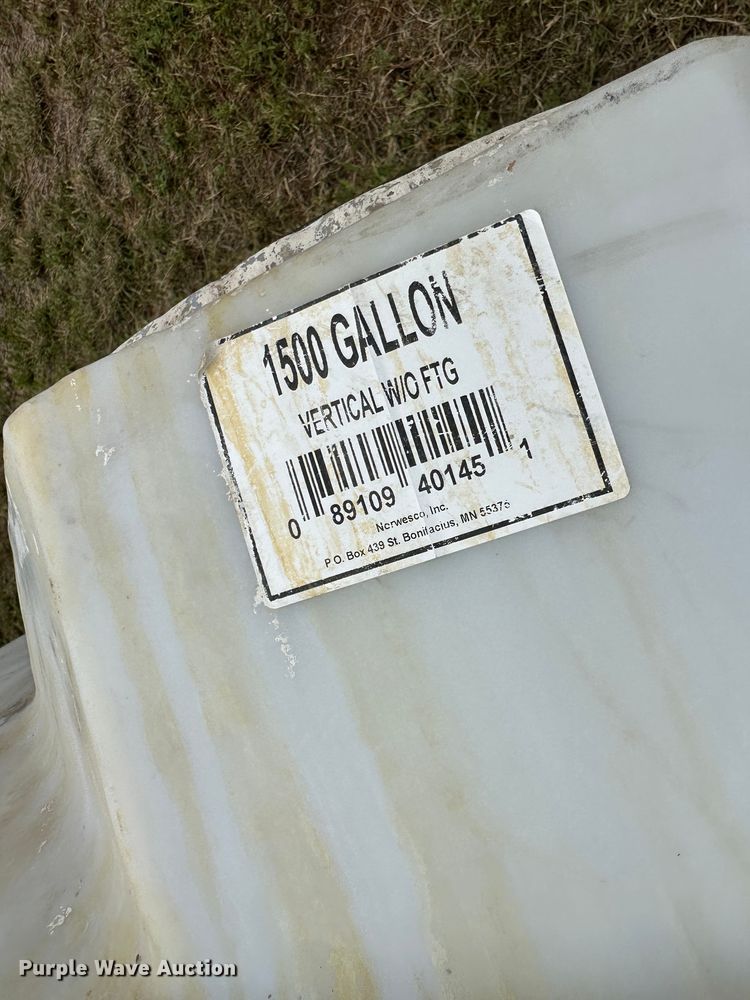 image for item DH1802 (3) poly tanks