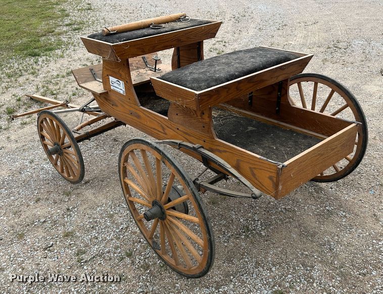 image for item DH1803 Horse drawn carriage