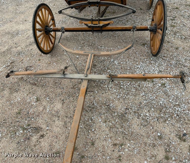 image for item DH1803 Horse drawn carriage