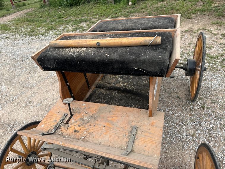 image for item DH1803 Horse drawn carriage