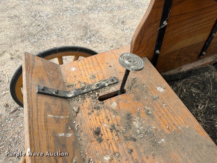 image for item DH1803 Horse drawn carriage