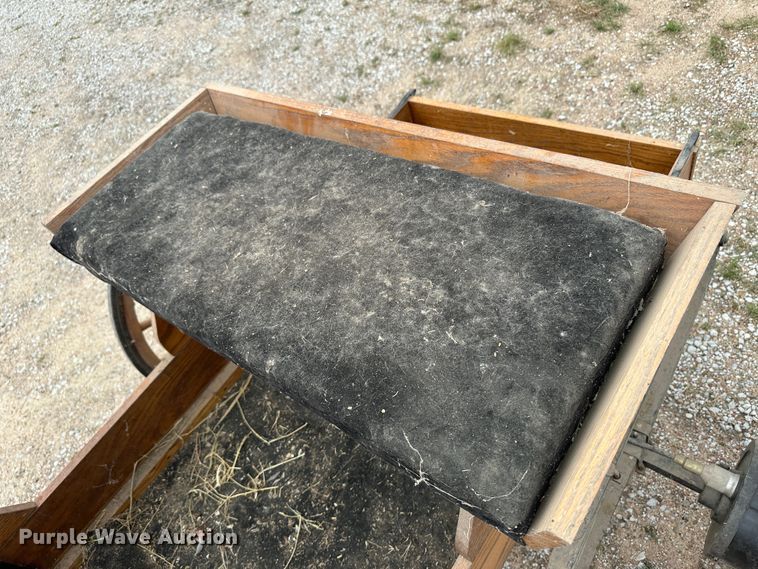 image for item DH1803 Horse drawn carriage