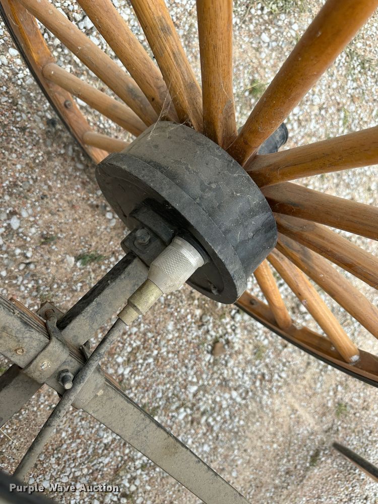 image for item DH1803 Horse drawn carriage