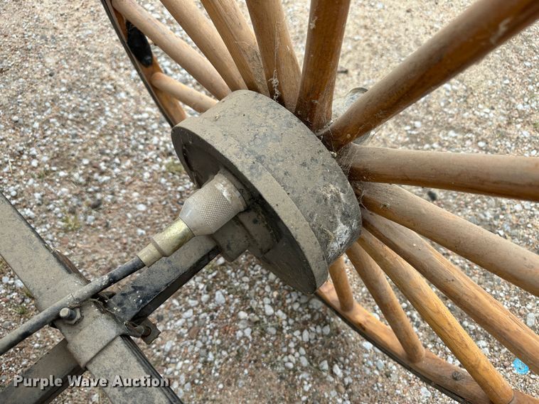 image for item DH1803 Horse drawn carriage