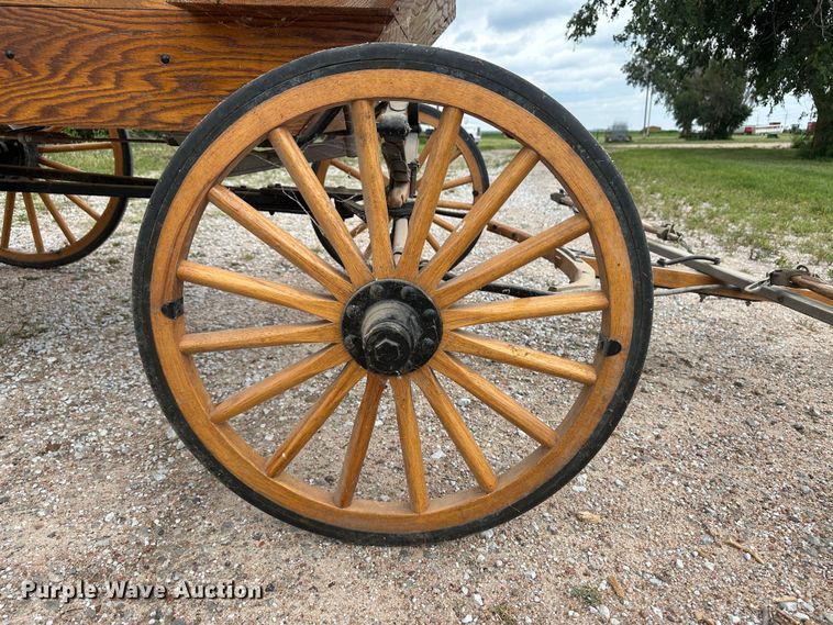 image for item DH1803 Horse drawn carriage