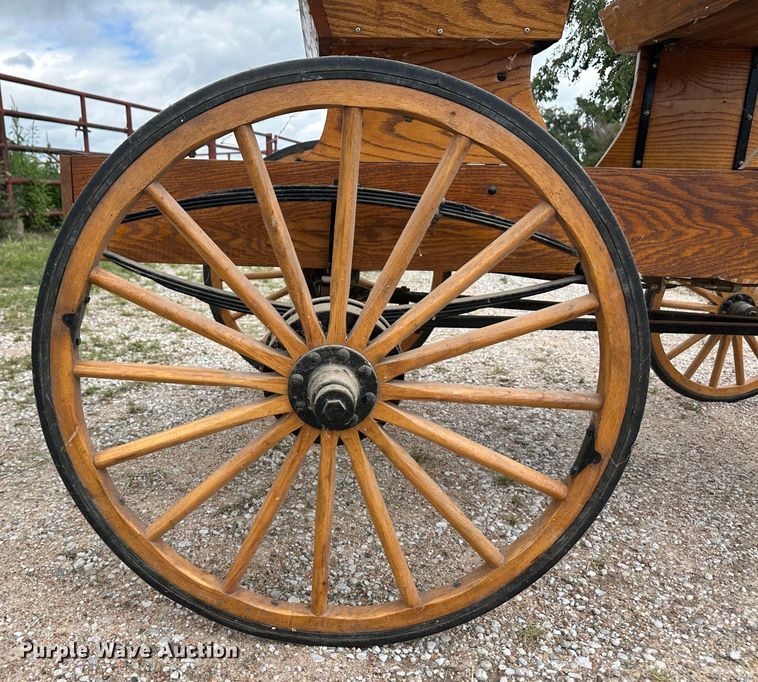 image for item DH1803 Horse drawn carriage