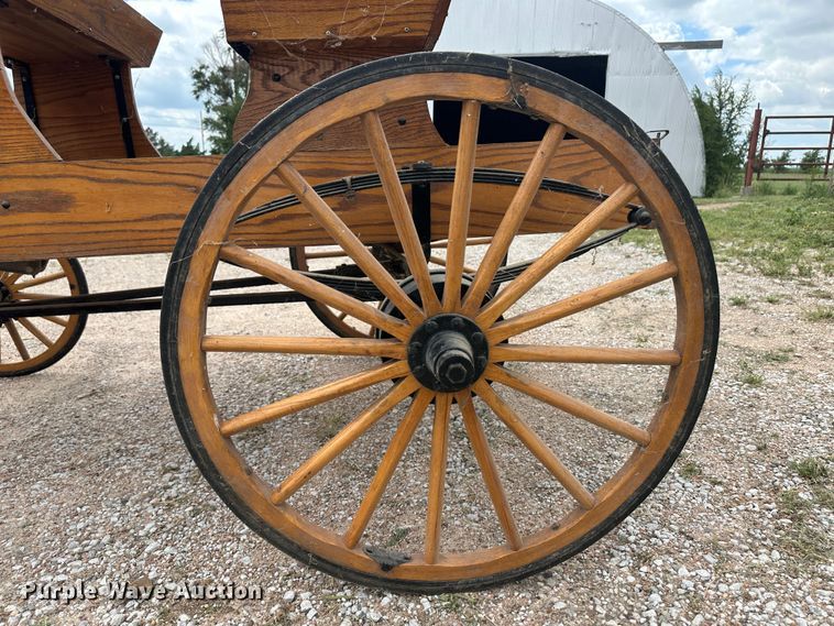 image for item DH1803 Horse drawn carriage