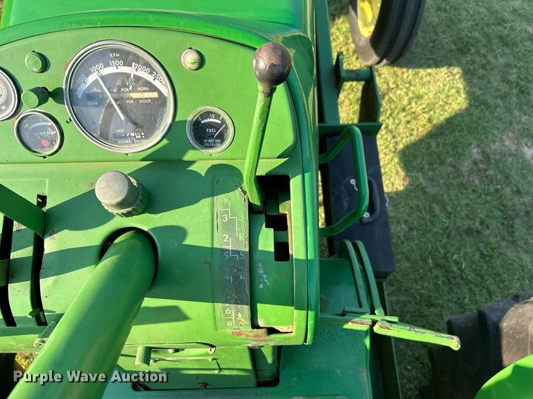 image for item DI7917 John Deere 4010  tractor