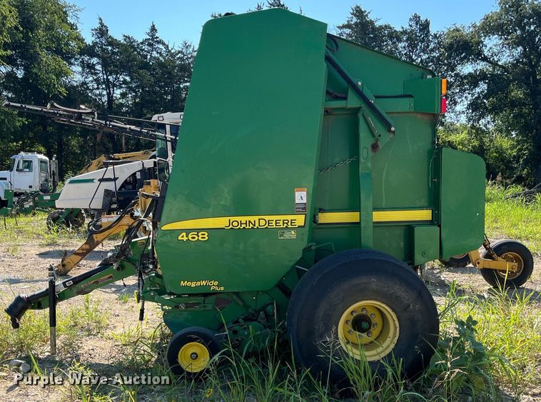 image for item DM1994 2011 John Deere 468 Mega Wide Plus  round baler