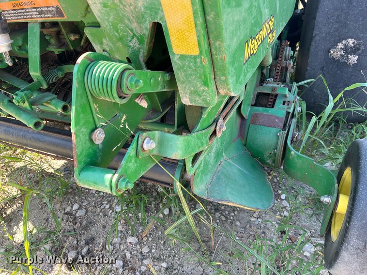 image for item DM1994 2011 John Deere 468 Mega Wide Plus  round baler