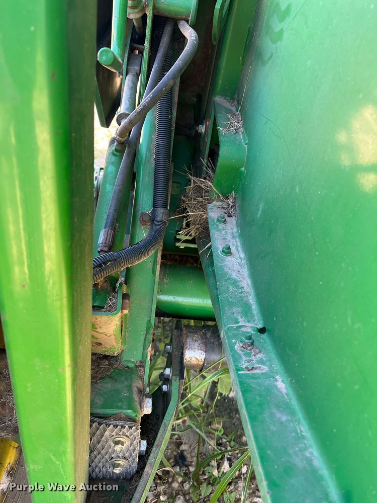 image for item DM1994 2011 John Deere 468 Mega Wide Plus  round baler