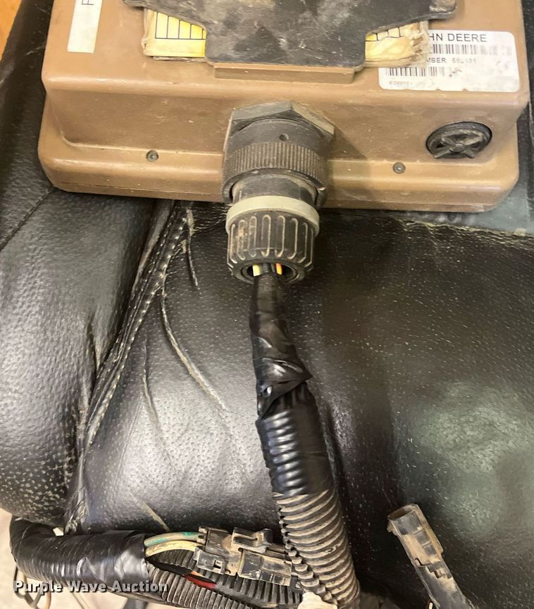 image for item DM1994 2011 John Deere 468 Mega Wide Plus  round baler