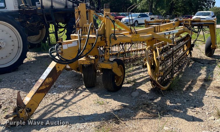image for item DM1995 Vermeer R2800  hay rake