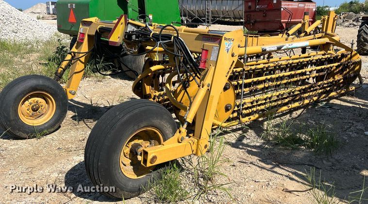 image for item DM1995 Vermeer R2800  hay rake