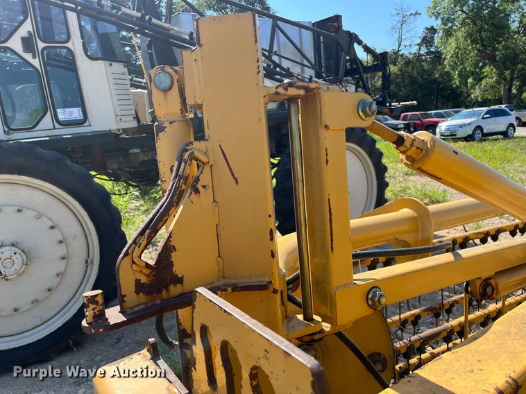 image for item DM1995 Vermeer R2800  hay rake