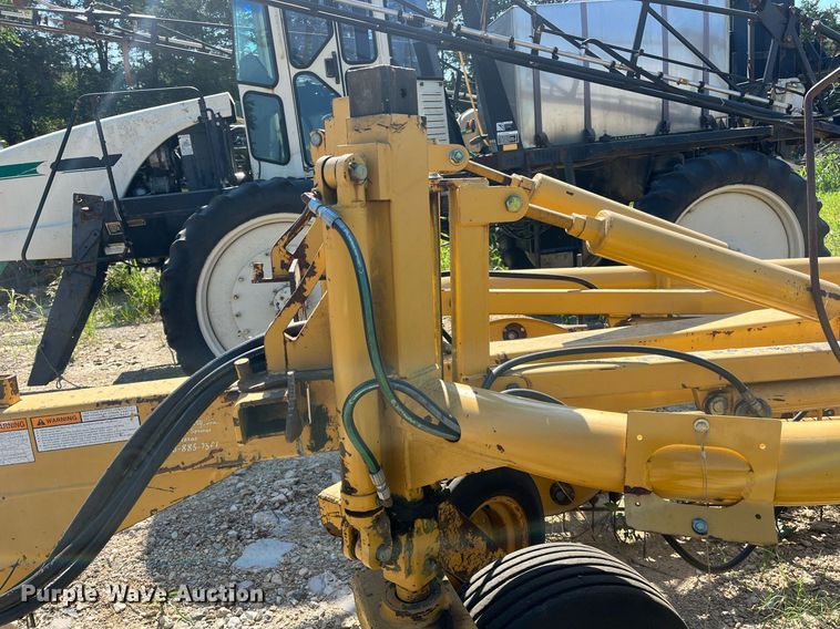 image for item DM1995 Vermeer R2800  hay rake