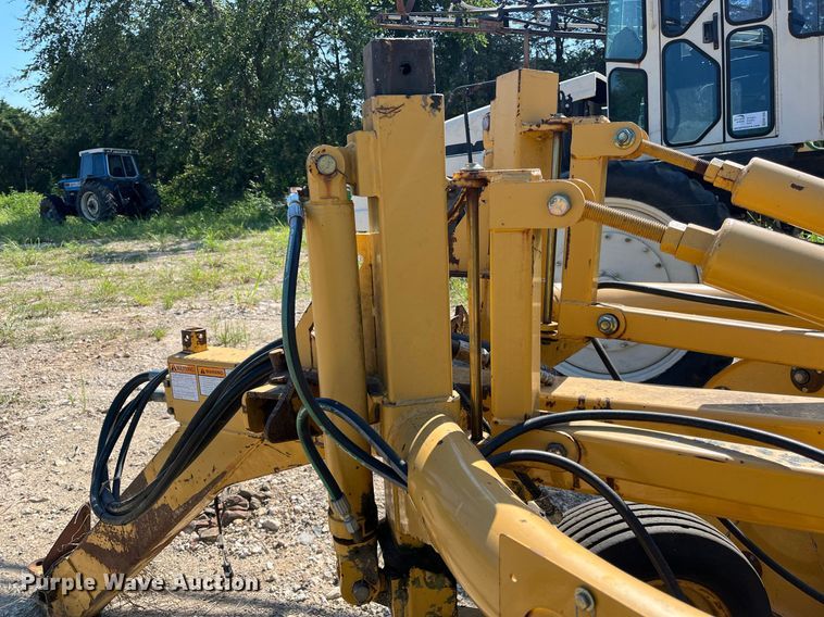 image for item DM1995 Vermeer R2800  hay rake