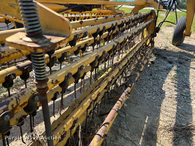 image for item DM1995 Vermeer R2800  hay rake