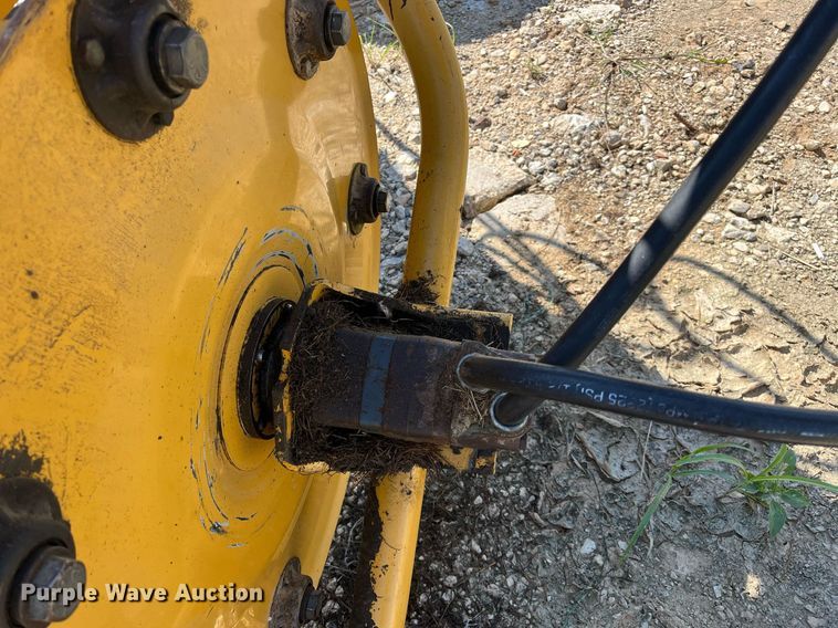 image for item DM1995 Vermeer R2800  hay rake