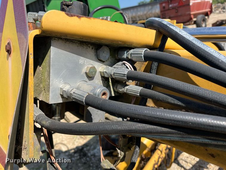 image for item DM1995 Vermeer R2800  hay rake